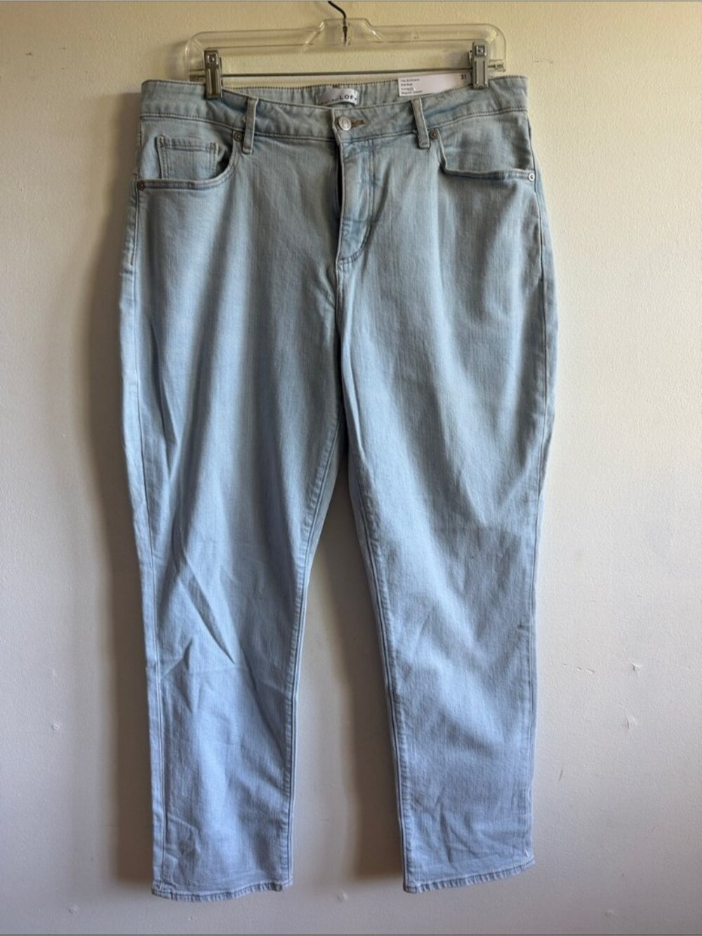 Women’s the girlfriend mid rise curvy fit jeans inseam 31